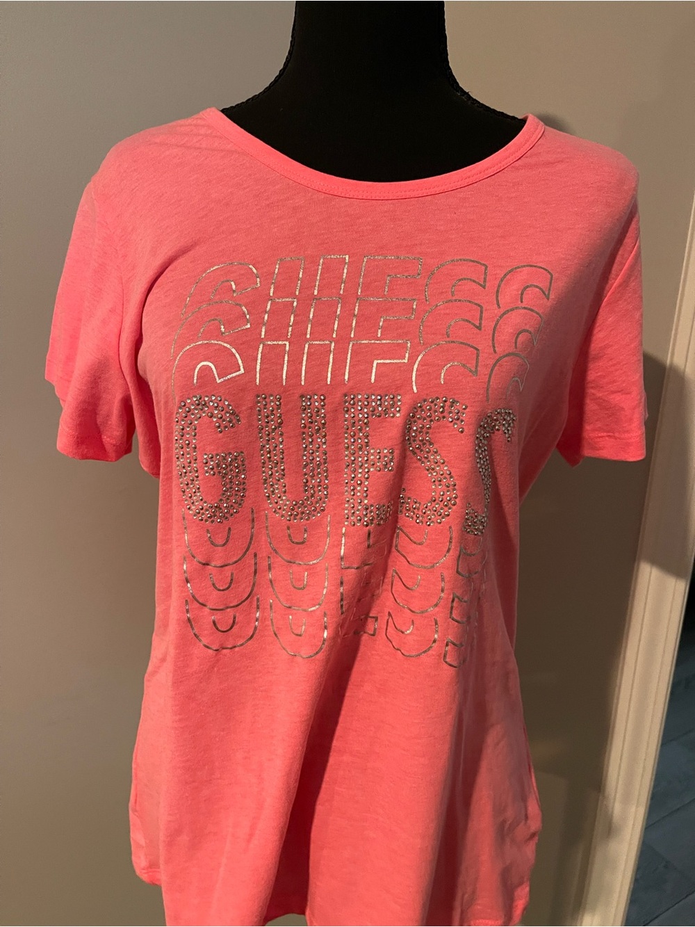 Guess tee nwot
